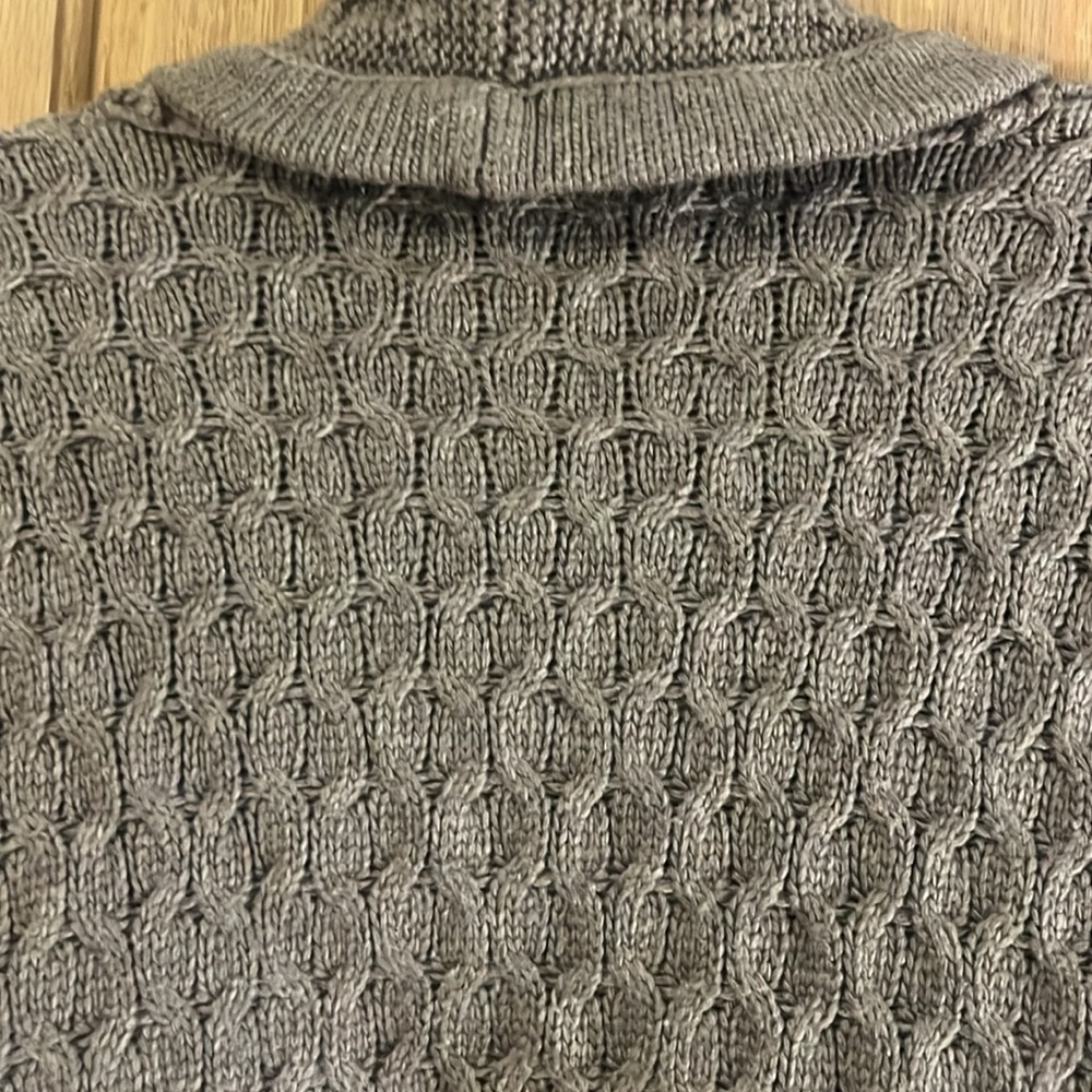 Sweater - Picture 5 of 6